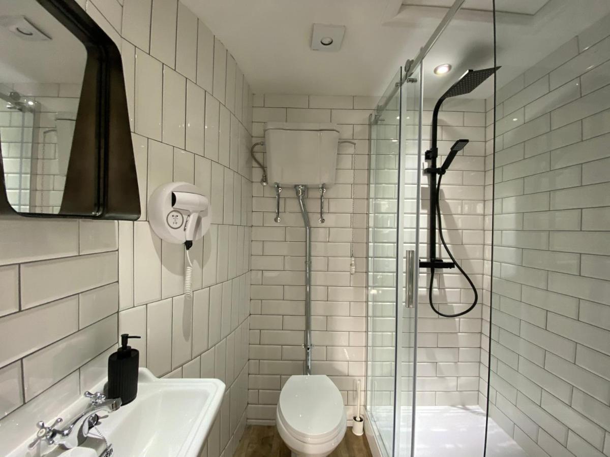 Studio Suite B3
