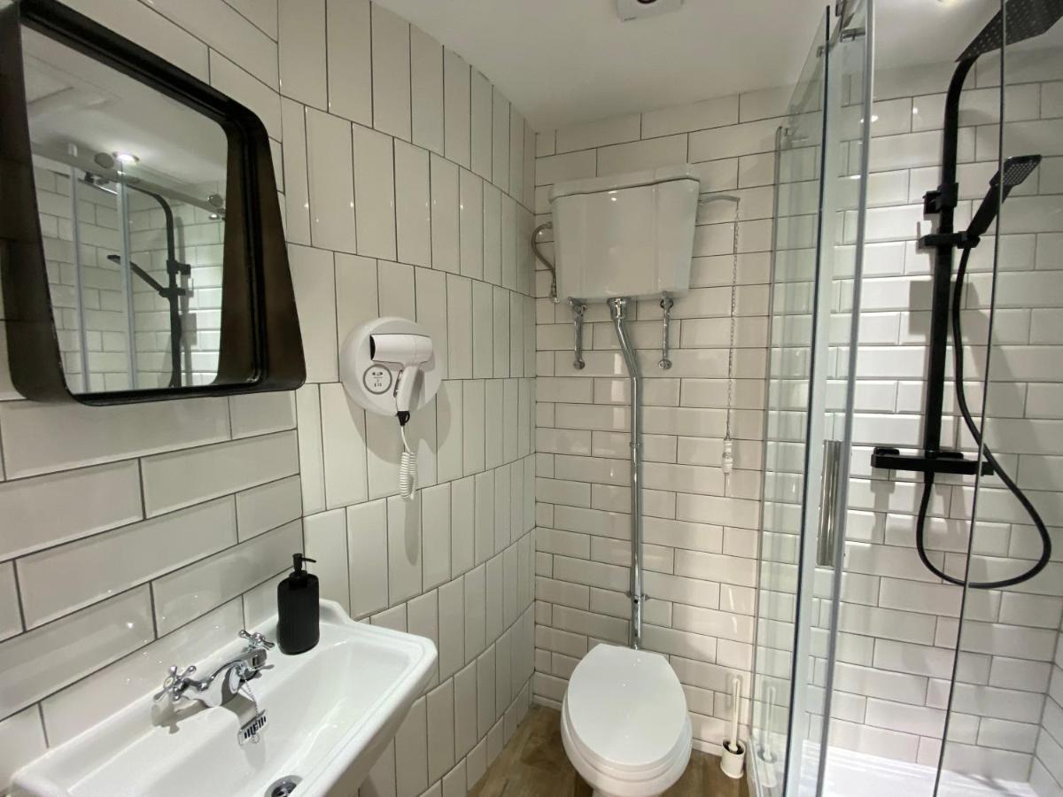 Studio Suite B3